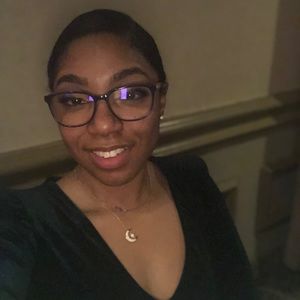 Meet your Posher, Destinee